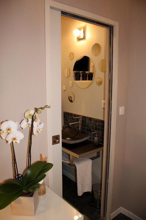 A La Fleur D Oranger - Lille La Madeleine Bed & Breakfast La Madeleine  Ruang foto