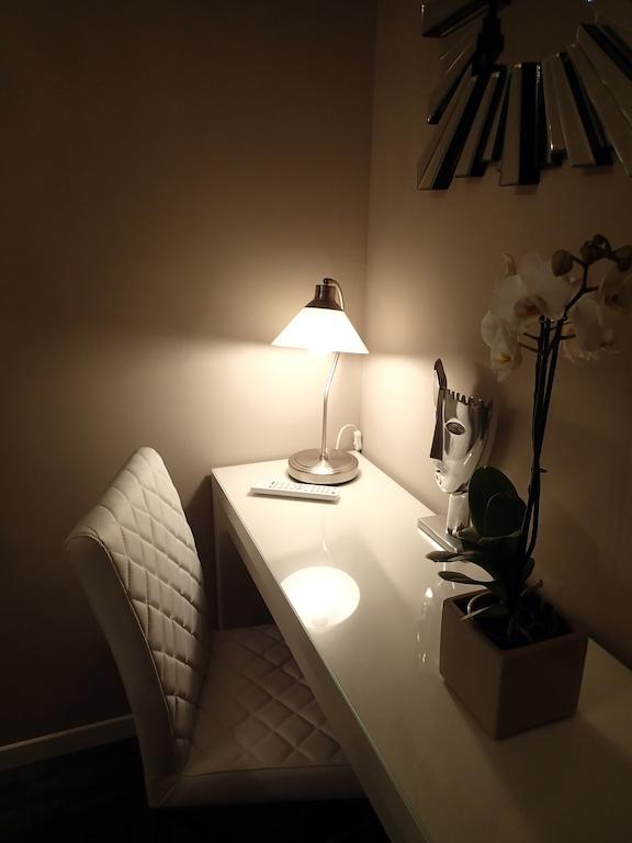 A La Fleur D Oranger - Lille La Madeleine Bed & Breakfast La Madeleine  Ruang foto